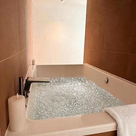 Avec Jacuzzi Et Vue Sur Pyramide Lägenhet *